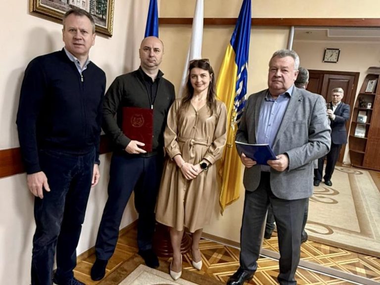 Благодійний фонд «Парадігма.Юкрейн» отримав сильну підтримку своєї благодійної програми «Освітній імпульс»